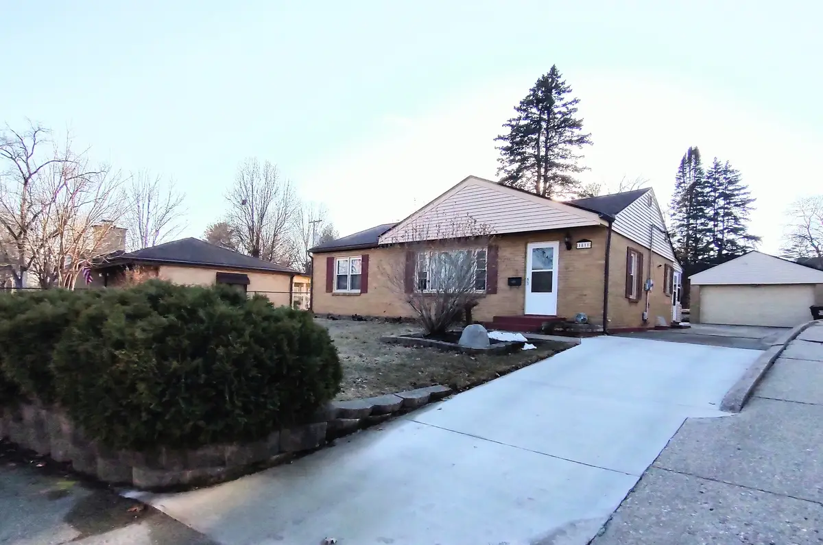 1811 Oregon Avenue, Rockford, IL 61108 - #1