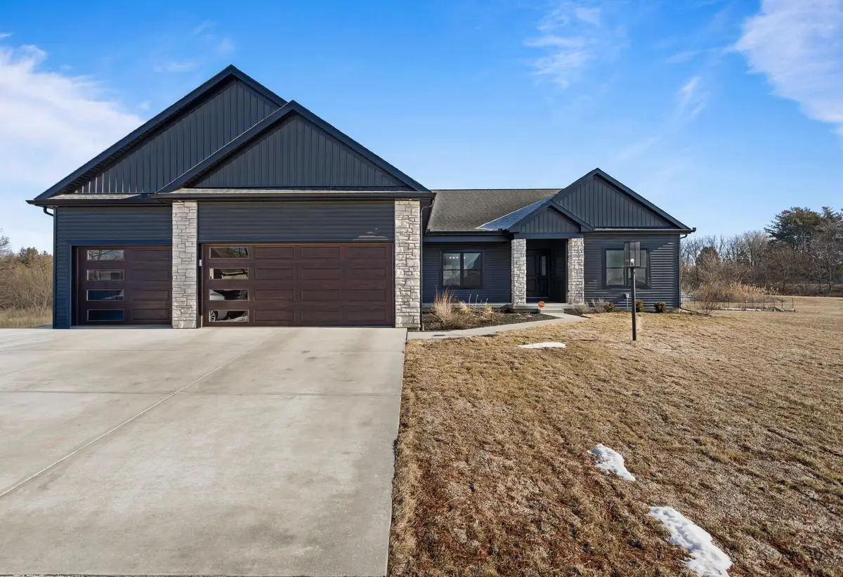 606 N Beacon Hill Circle, Urbana, IL 61802 - #1