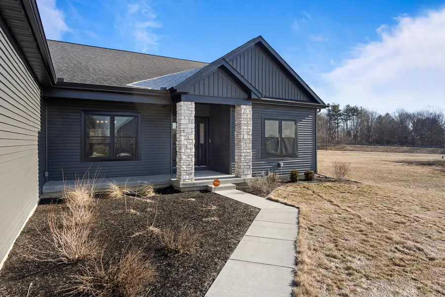 606 N Beacon Hill Circle, Urbana, IL 61802 - #3