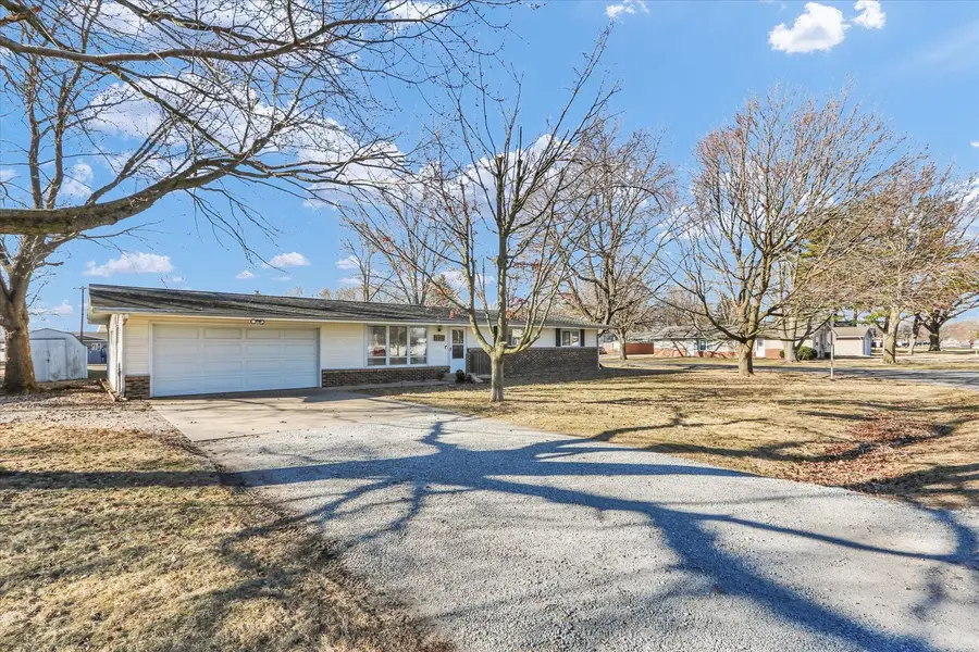 209 W Strong Street, Tolono, IL 61880 - #2