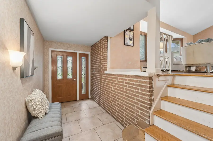 1305 E Mulberry Lane, Mount Prospect, IL 60056 - #3