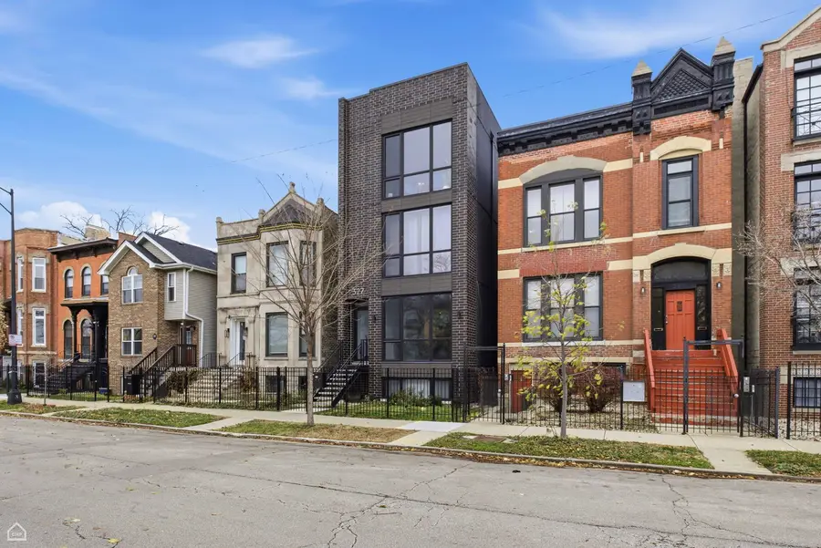 327 S Leavitt Street #1, Chicago, IL 60612 - #3