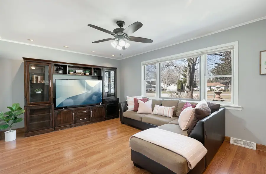 417 Lawrence Avenue, Grayslake, IL 60030 - #2