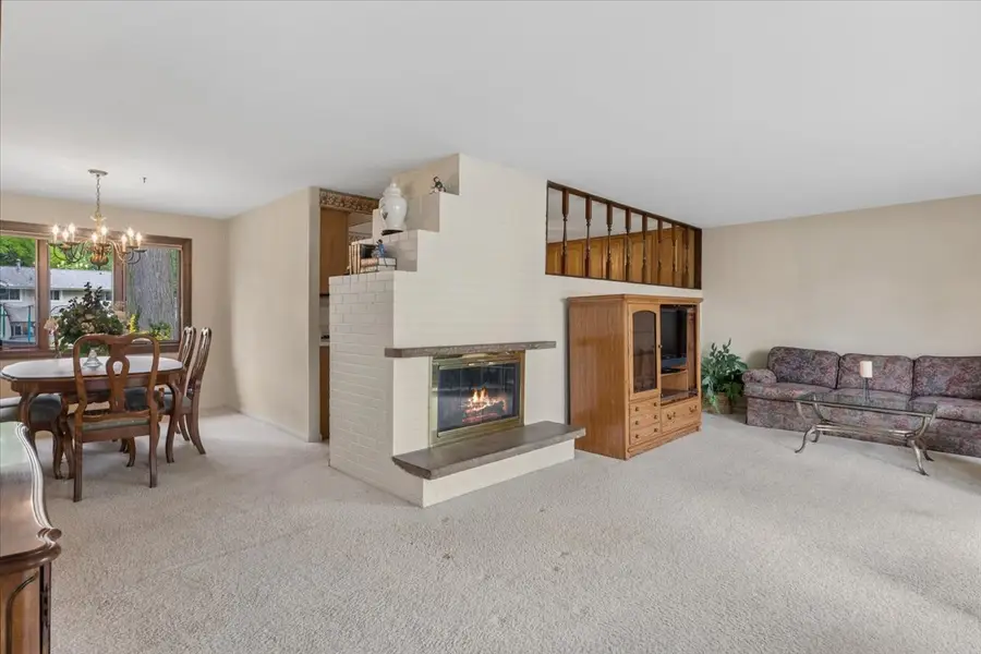 1332 W Weathersfield Way, Schaumburg, IL 60193 - #2
