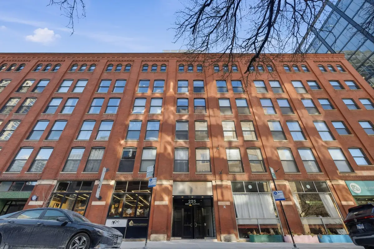 225 W Huron Street #313, Chicago, IL 60654 - #1