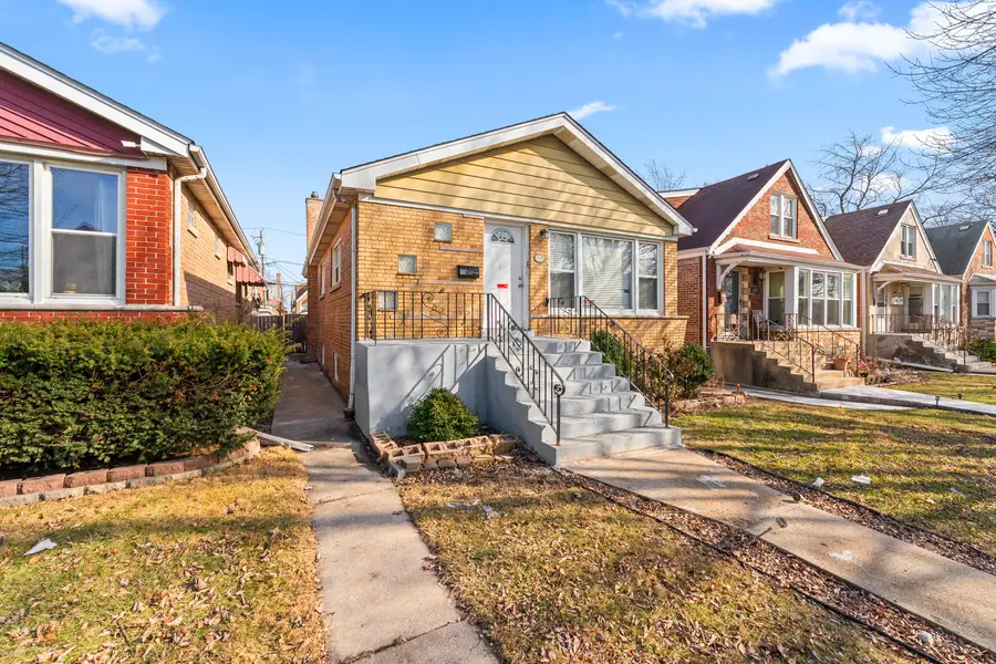 4635 S Keating Avenue, Chicago, IL 60632 - #3