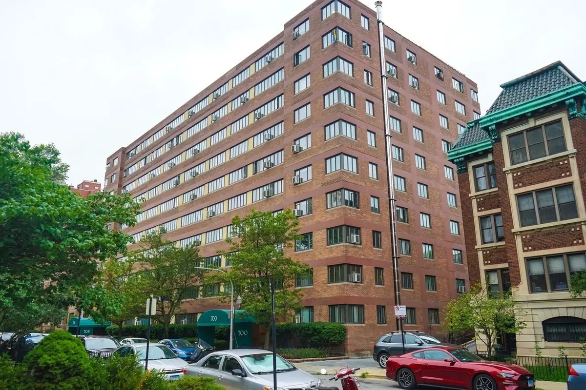 700 W Bittersweet Place #609, Chicago, IL 60613 - #1