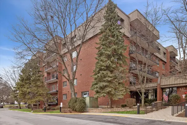 127 Acacia Circle #508, Indian Head Park, IL 60525