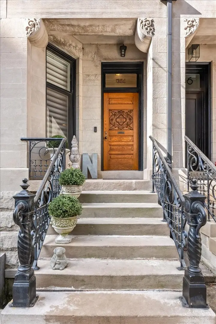 1304 N Ritchie Court, Chicago, IL 60610 - #2