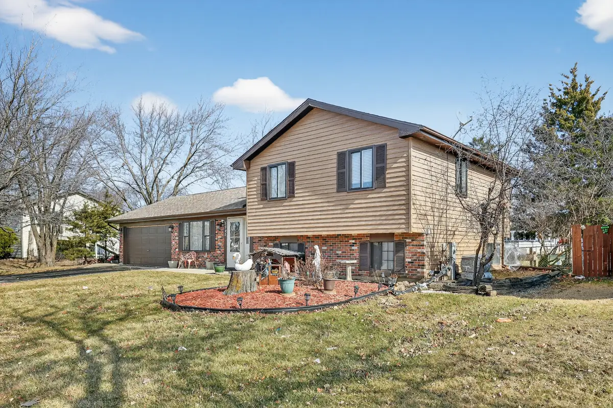 3945 County Farm Road, Hanover Park, IL 60133 - #1