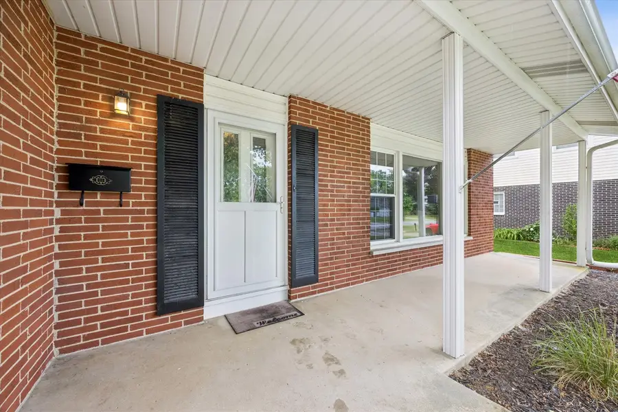 919 E Ironwood Drive, Mount Prospect, IL 60056 - #2