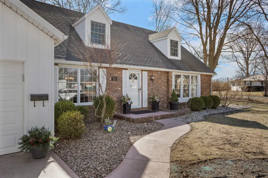 101 E Mansfield Street, Bement, IL 61813 - #2