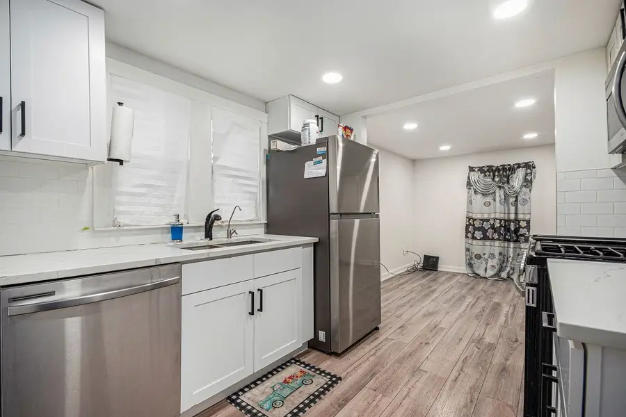 527 S Calumet Avenue, Aurora, IL 60506 - #3