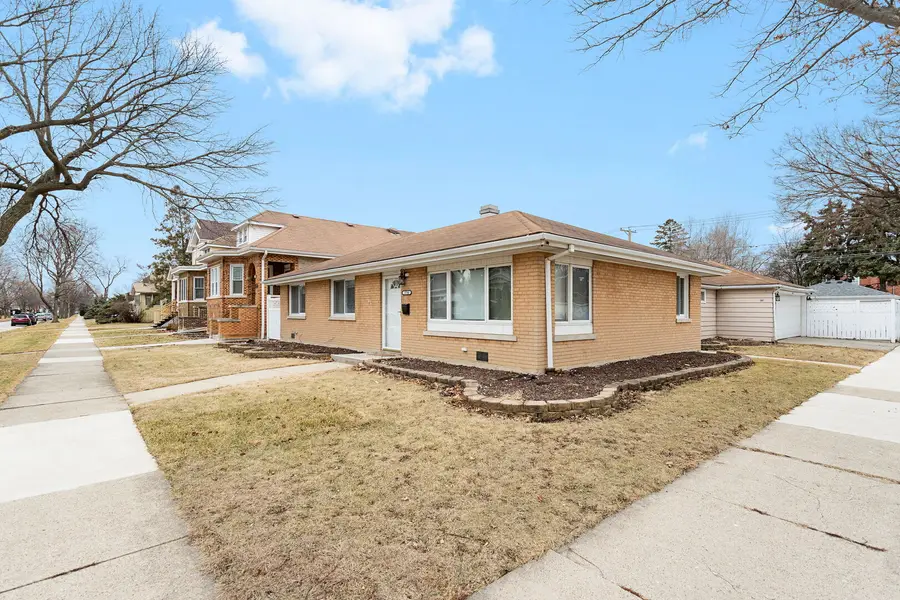 3700 Blanchan Avenue, Brookfield, IL 60513 - #2