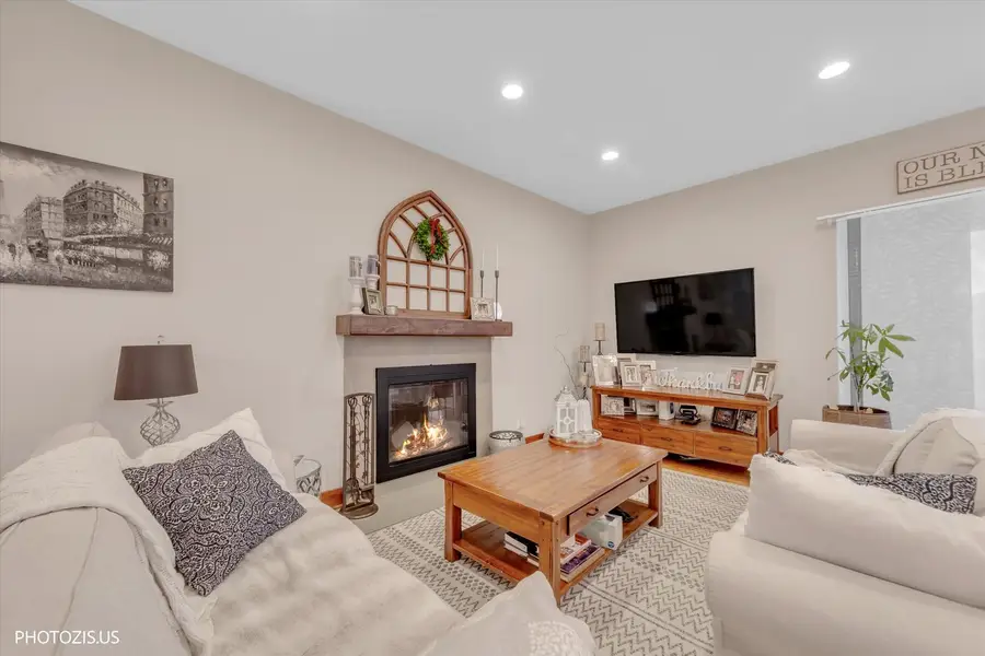 5233 N Osceola Avenue, Chicago, IL 60656 - #3