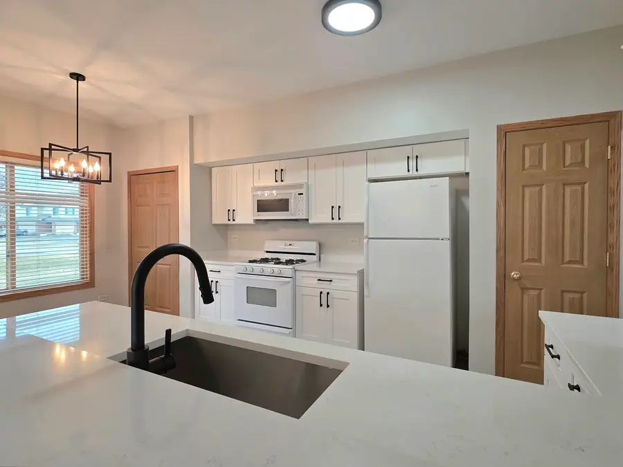 Address Withheld By Seller, Frankfort, IL 60423 - #3