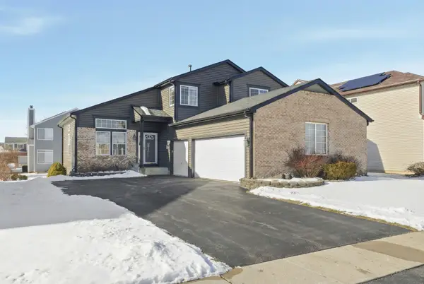 9038 Hillcrest Lane, Woodridge, IL 60517