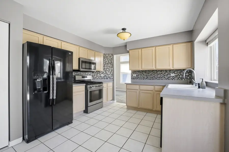 9038 Hillcrest Lane, Woodridge, IL 60517 - #3