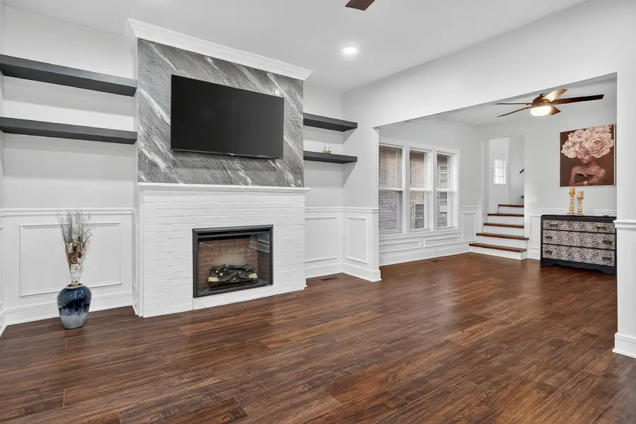 7642 S Merrill Avenue, Chicago, IL 60649 - #3