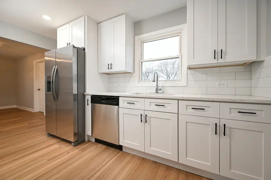 2316 N Hawthorne Avenue, Melrose Park, IL 60164 - #3