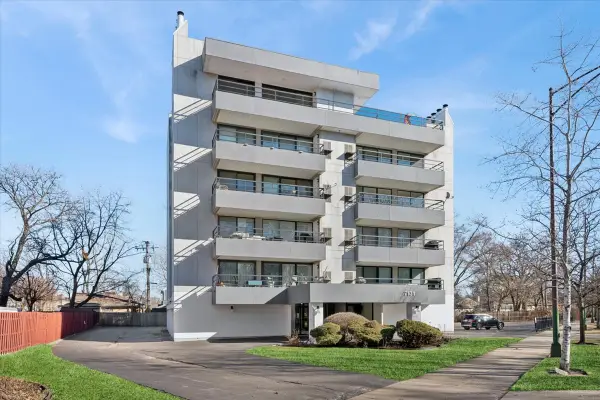 7131 N Caldwell Avenue #4N, Chicago, IL 60646