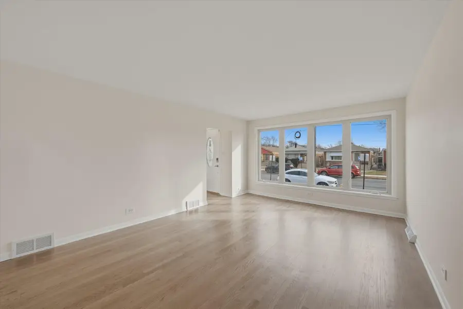 5820 S Narragansett Avenue, Chicago, IL 60638 - #3