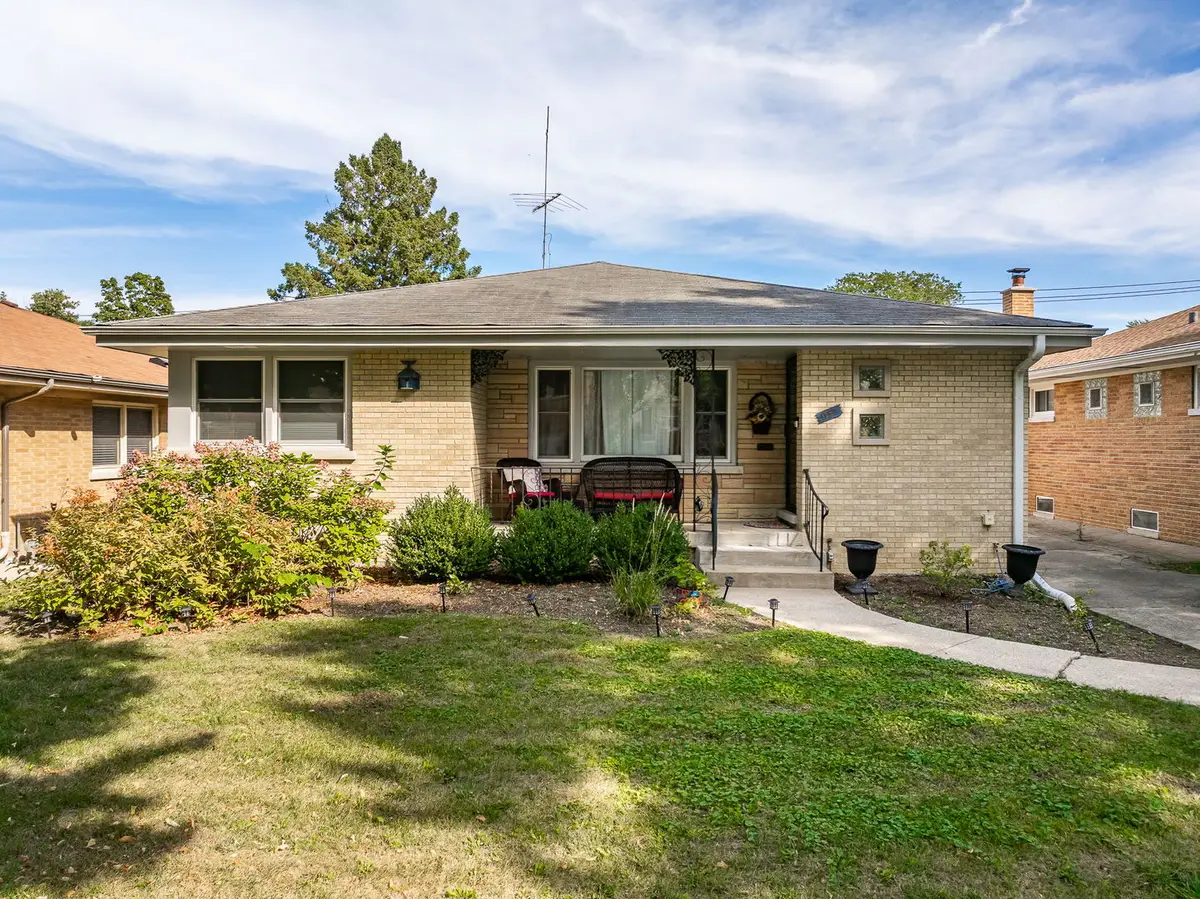 937 Robinhood Lane, La Grange Park, IL 60526 - #1