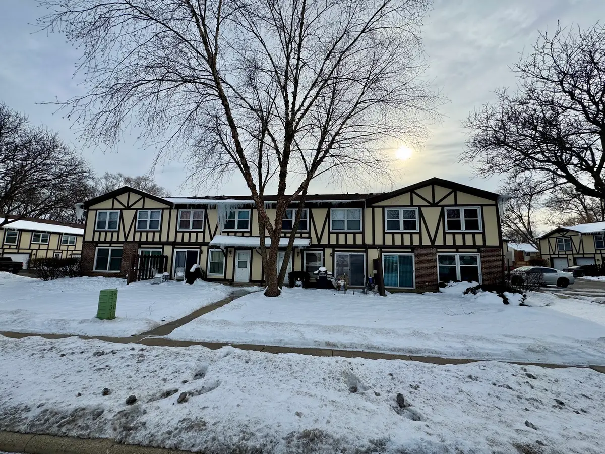 412 St Johns Road #D, Woodstock, IL 60098 - #1