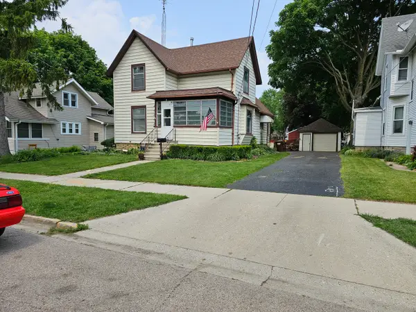 427 W Hurlbut Avenue, Belvidere, IL 61008