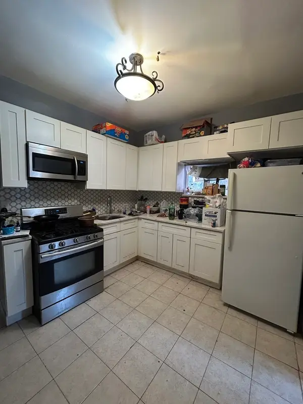 8211 S Saginaw Avenue, Chicago, IL 60617