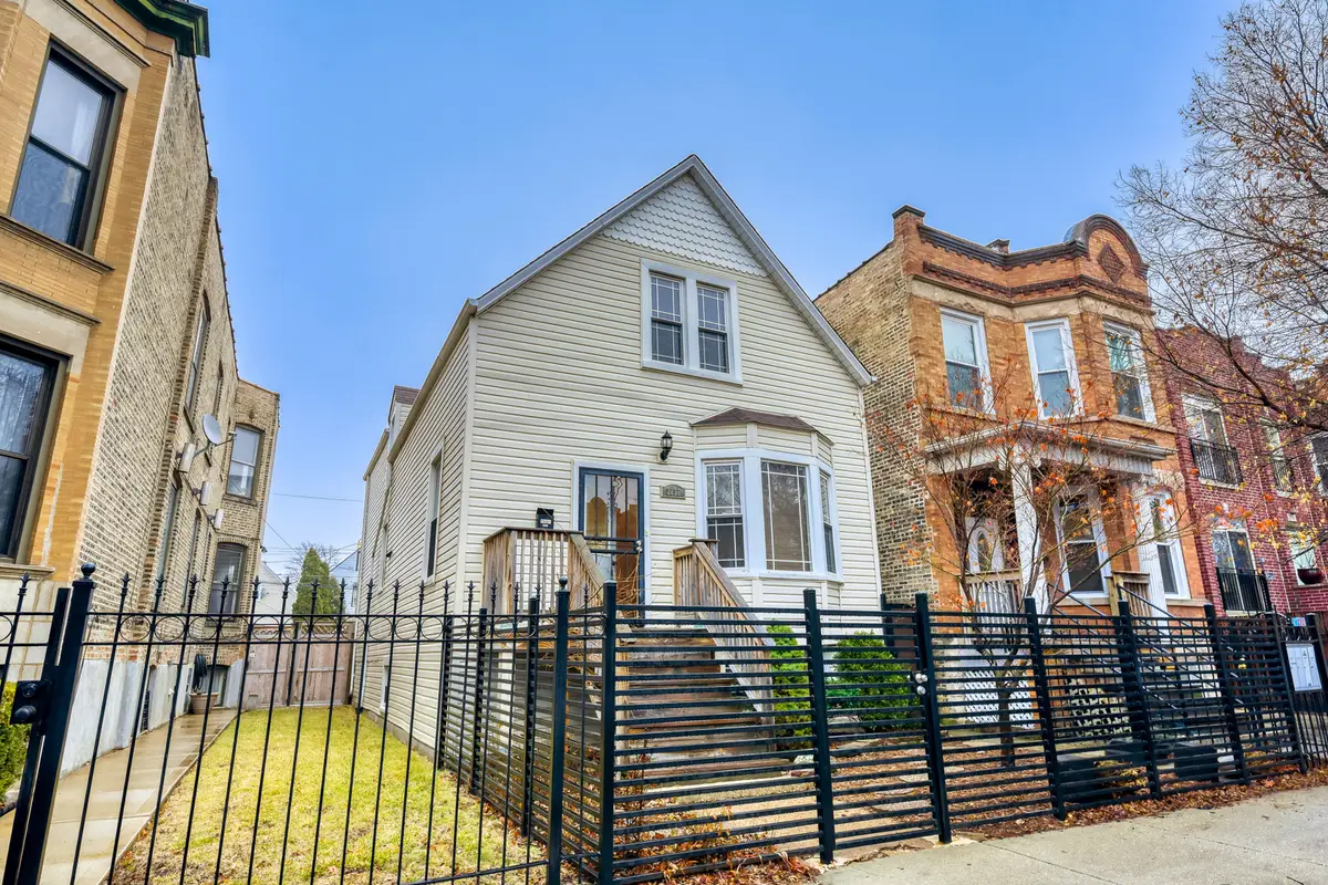 2737 N Central Park Avenue, Chicago, IL 60647 - #1