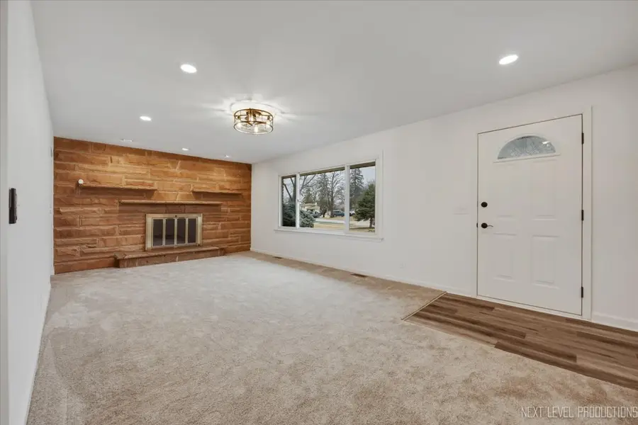 123 N Rosedale Avenue, Aurora, IL 60506 - #3