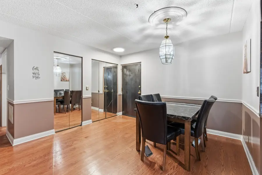 1060 N Farnsworth Avenue #1105, Aurora, IL 60505 - #2