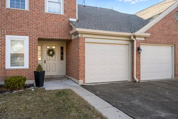 52 Brookston Drive #D2, Schaumburg, IL 60193