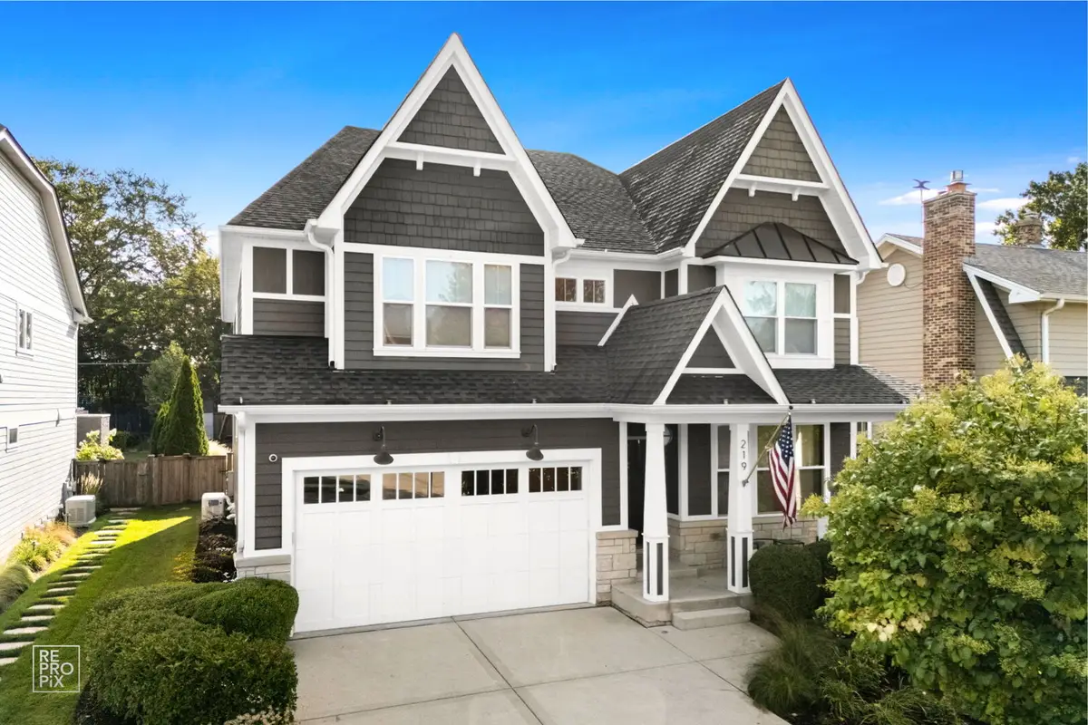 219 N Clinton Avenue, Elmhurst, IL 60126 - #1