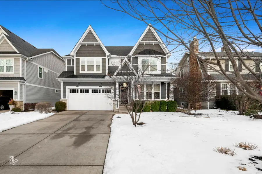 219 N Clinton Avenue, Elmhurst, IL 60126 - #2