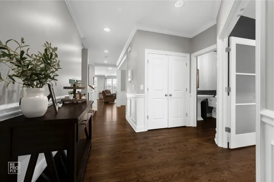 219 N Clinton Avenue, Elmhurst, IL 60126 - #3