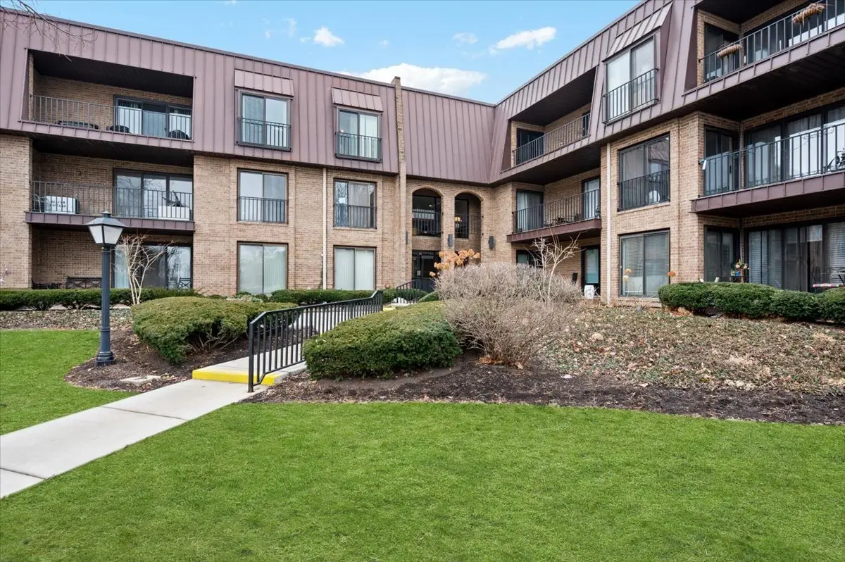 2 The Court Of Harborside Drive #104, Northbrook, IL 60062 - #1