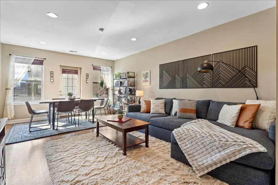 2618 W Rosemont Avenue #1, Chicago, IL 60659 - #2