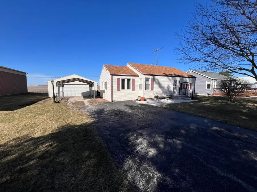 7383 E Chiniquy Street, Saint Anne, IL 60964 - #2