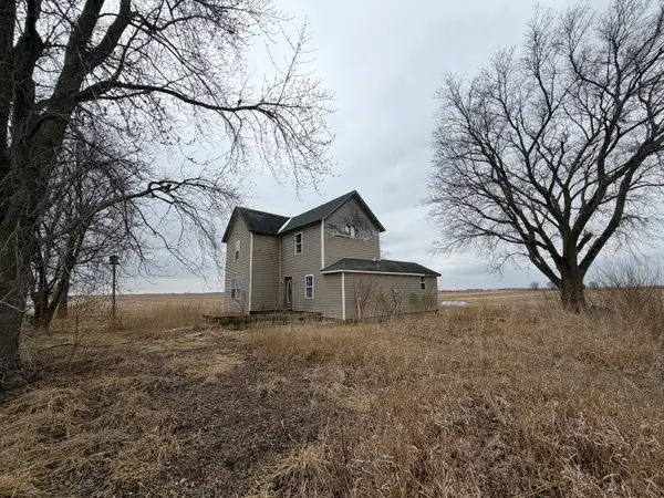 10312 N County Road 3850 E, Mason City, IL 62664