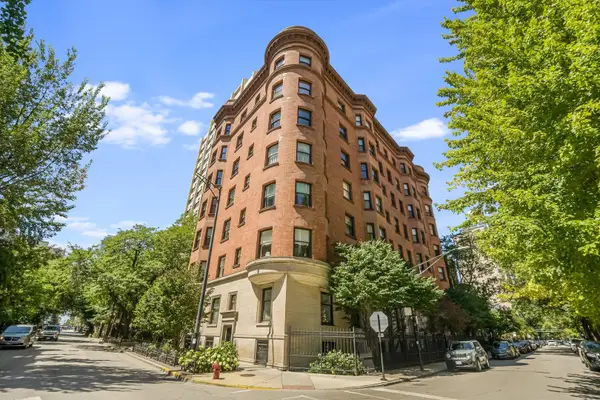 1210 N Astor Street #1A, Chicago, IL 60610