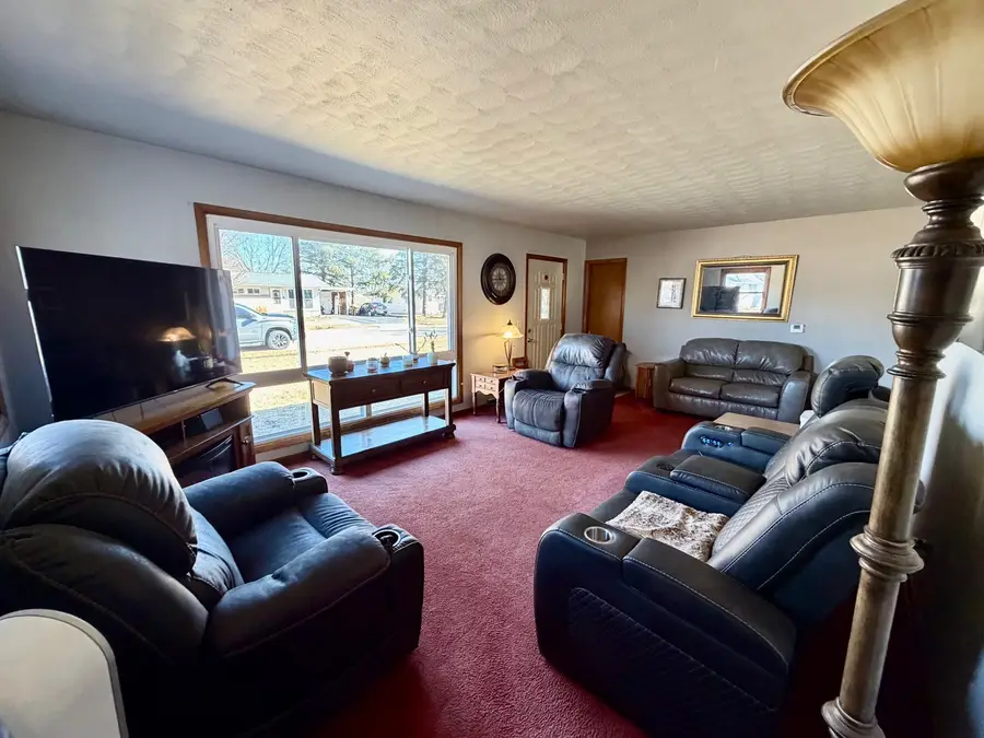 820 N Crestview Trail, Byron, IL 61010 - #2