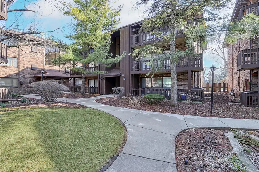 9600 S Mason Avenue #4, Oak Lawn, IL 60453 - #2