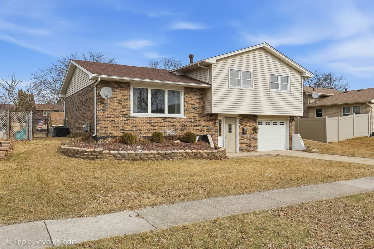 7412 160th Street, Tinley Park, IL 60477 - #1