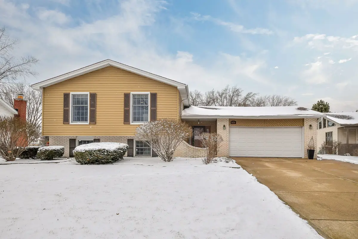 1926 Cheshire Lane, Wheaton, IL 60189 - #1