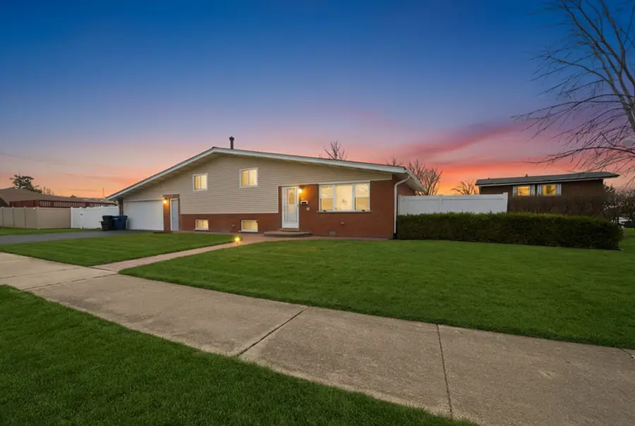 10725 S Rutherford Avenue, Worth, IL 60482 - #2