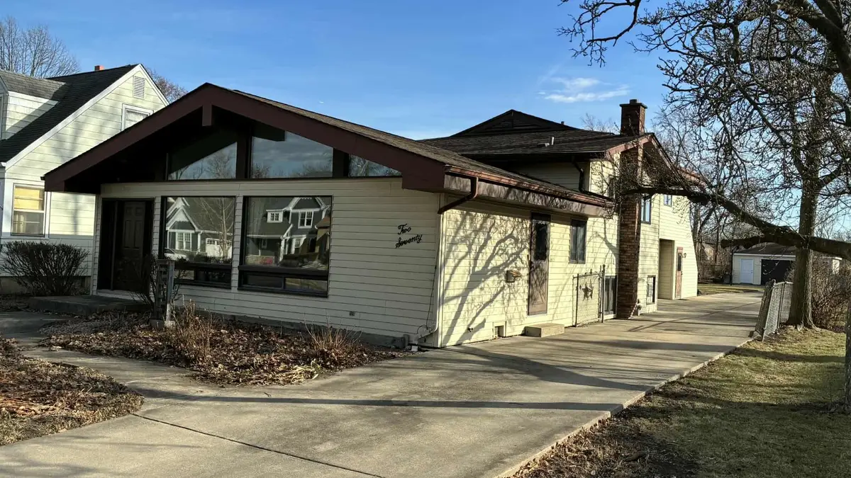 270 W Fremont Avenue, Elmhurst, IL 60126 - #1