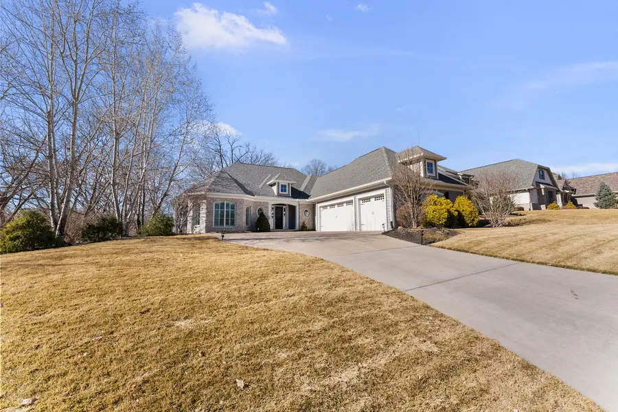 4928 Woody Creek, Bettendorf, IA 52722 - #2