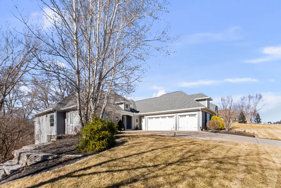 4928 Woody Creek, Bettendorf, IA 52722 - #3